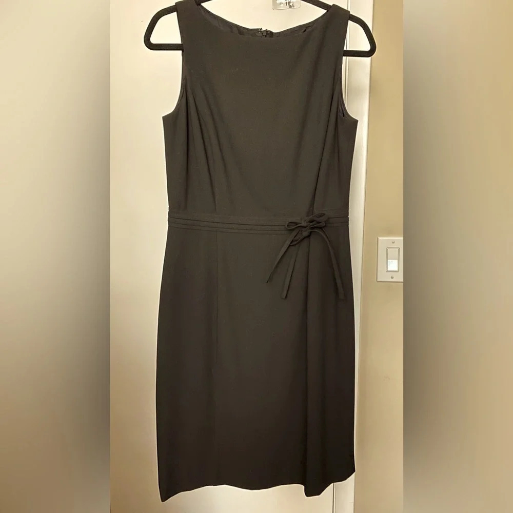 NWOT Ann Taylor Sleeveless Black Sheath Dress Size 6
